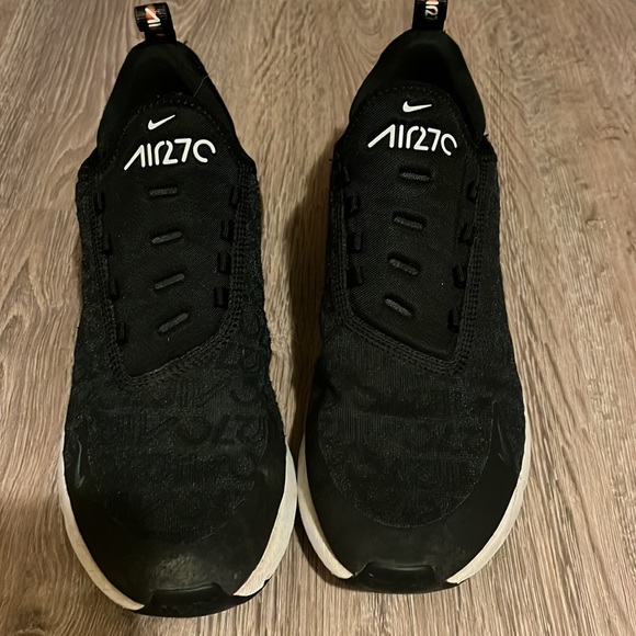 Nike 270 - Picture 2 of 3